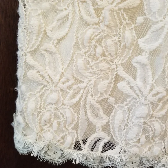 YA LOS ANGELES Super cute lace overlay dress! Size S - Picture 3 of 8